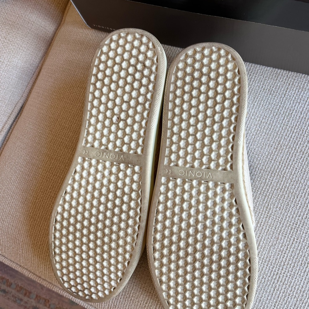 Vionic Cream Slip-On Loafers for Effortless Style - Picture 3 of 3